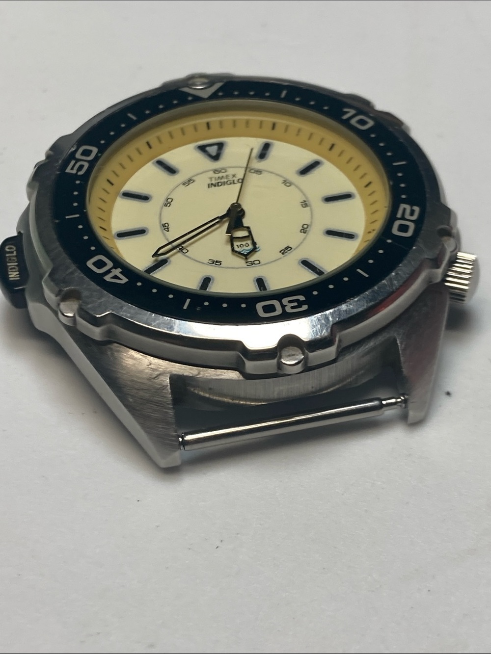 Timex vintage dive Men's Watch with Cream Dial and Black Bezel, parts or restore - Picture 2 of 11